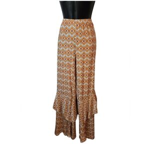 Geometric Patterned Ruffle Bell Bottom Pants